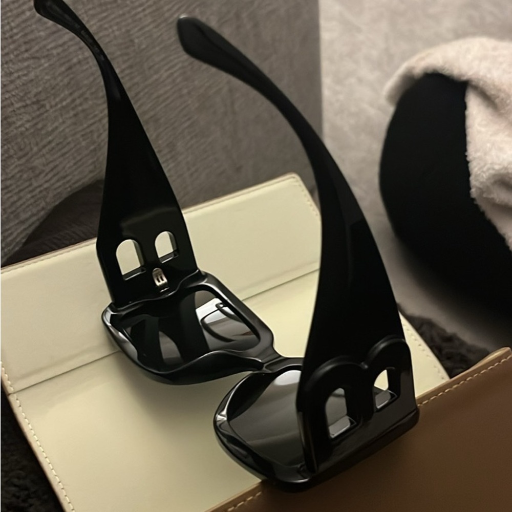 Burberry Glossy Black Sunglasses - Picture 2 of 3